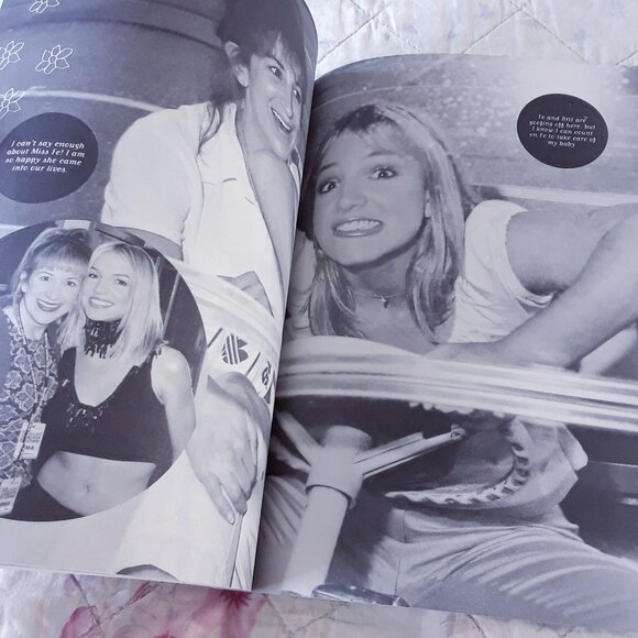 2000 Britney Spears Heart to Heart Book - Picture 6 of 10